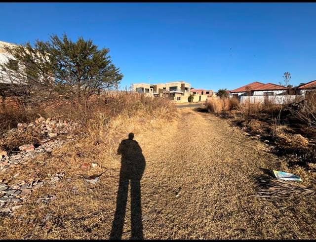 LAND FOR SALE IN SELCOURT